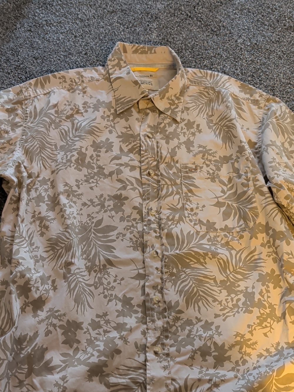 Men's Beige Floral Short-Sleeve Button-Down Shirt - Casual Tropical Print